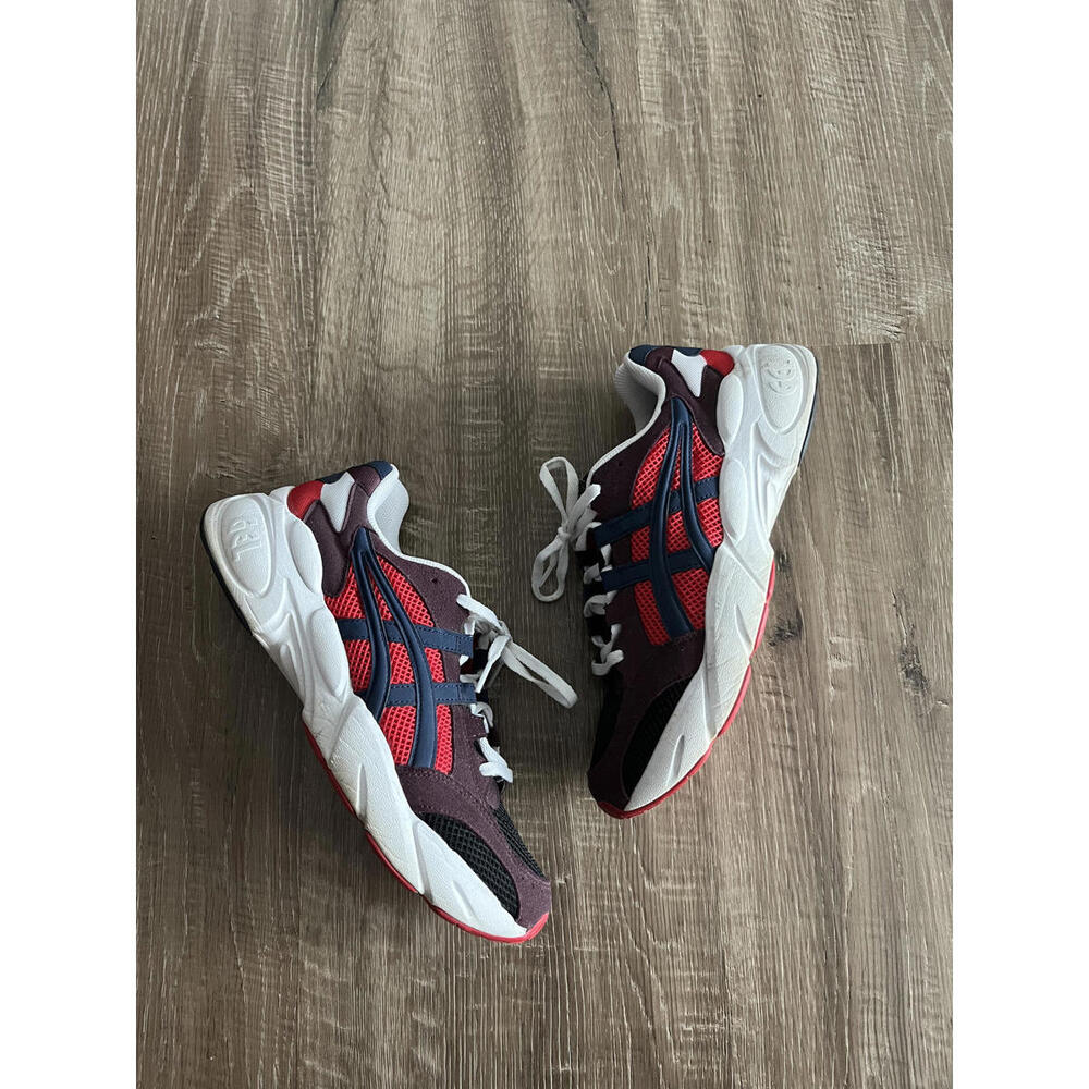 Asics Sneakers